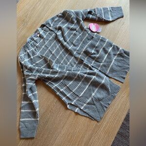 NWT Juniper Ln Maternity Cardigan